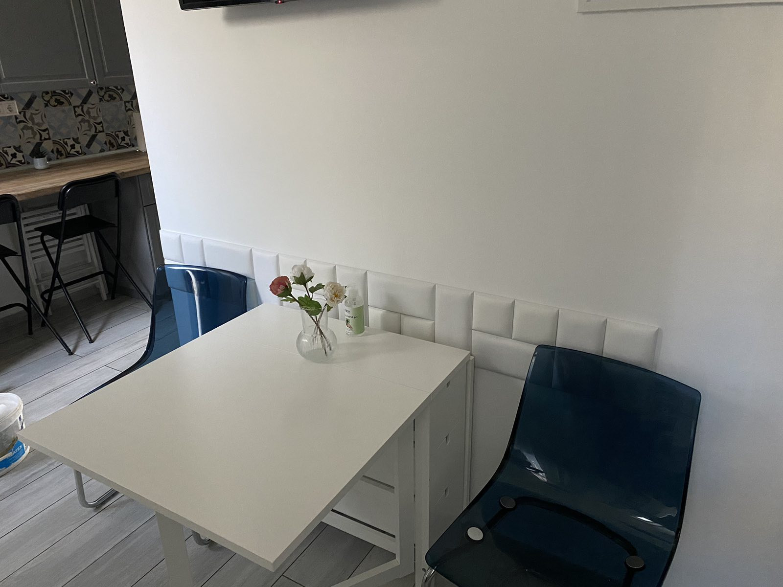 Étkező falvédelem Kerma műbőr falpanelekkel