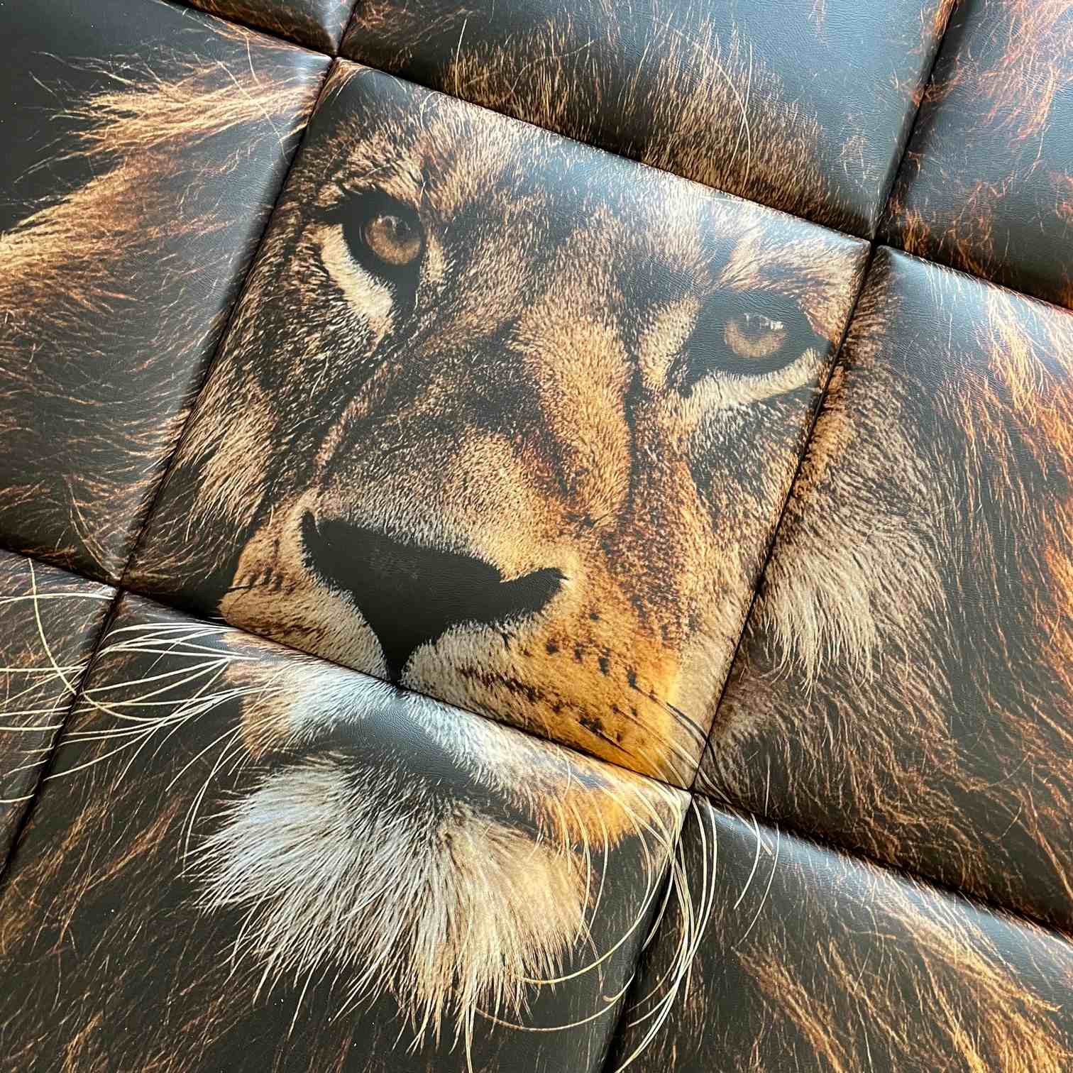 Kerma Nyomtatott műbőr falvédő