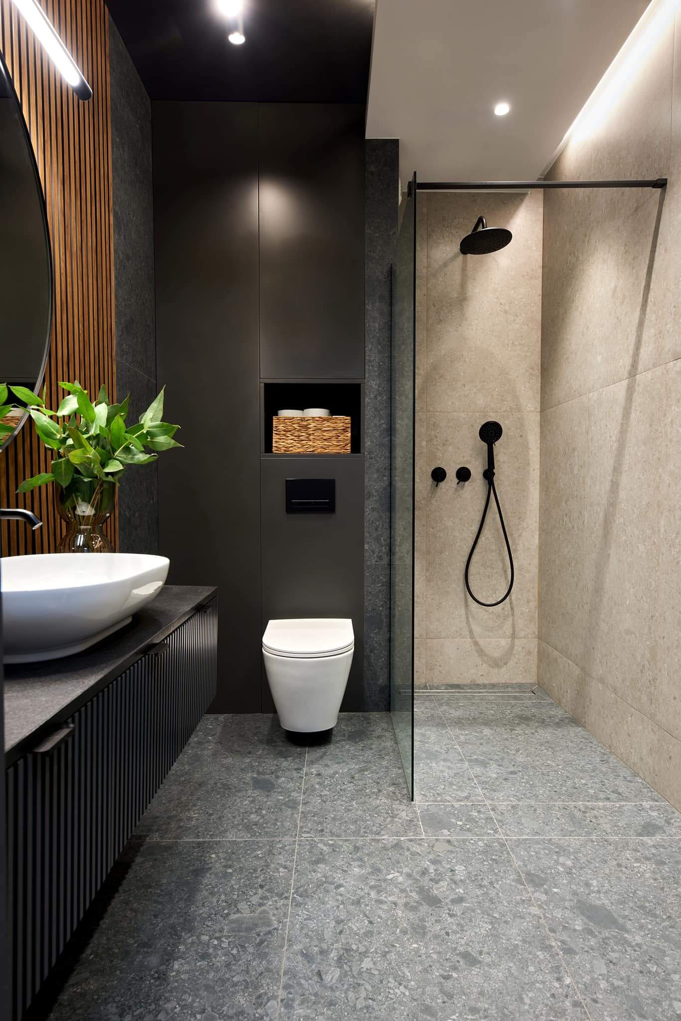 Fürdőszoba falburkolat lamella panelekkel