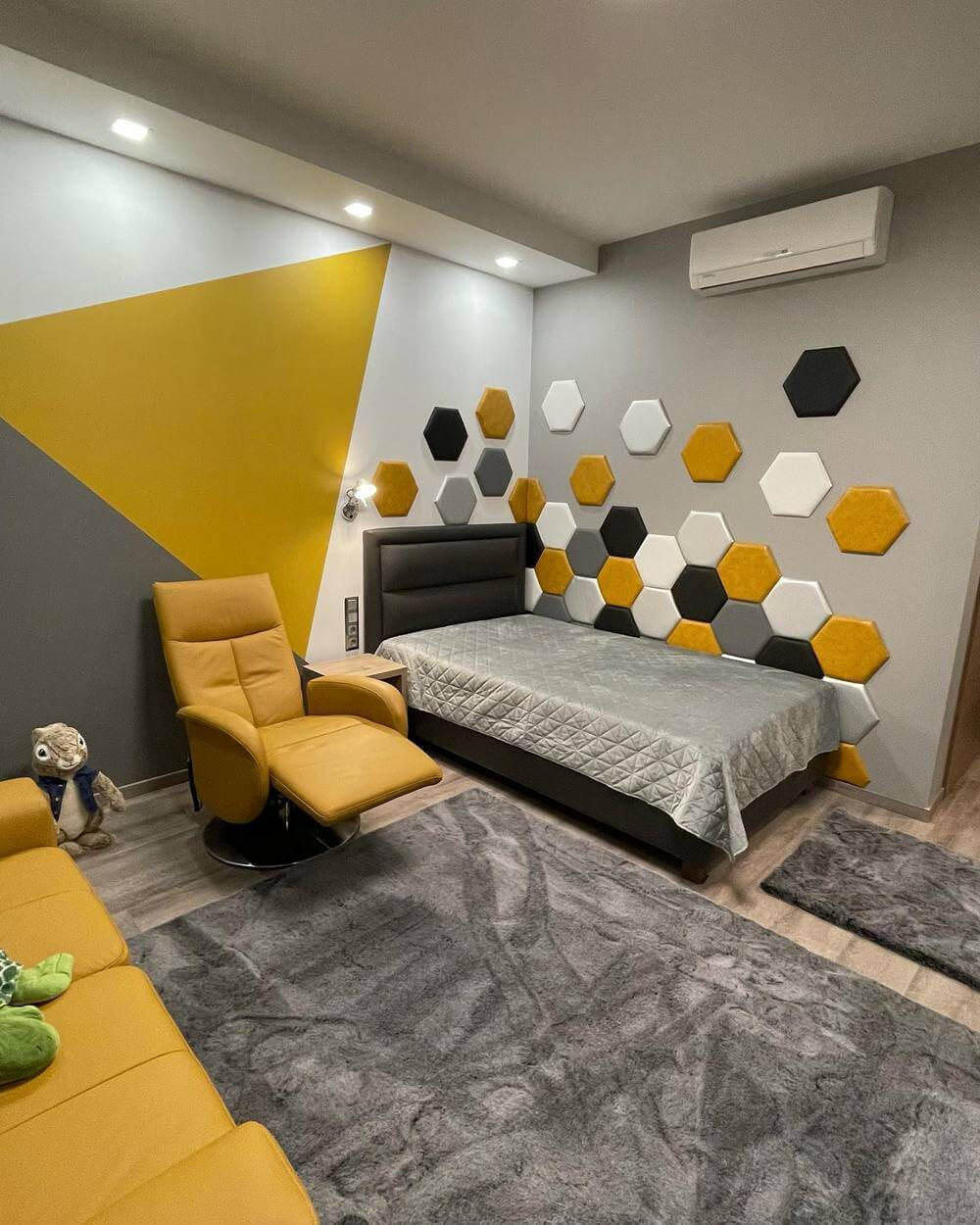 Műbőr falpanel gyerekszobában hexagon alakban