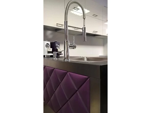 KERMA műbőr falpanelek a Center Üzletház és Konyhastúdió mintakonyhájába építve