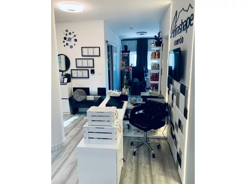 KERMA falpanelek  a Domi`s Infrashape & Szolárium szalonban.