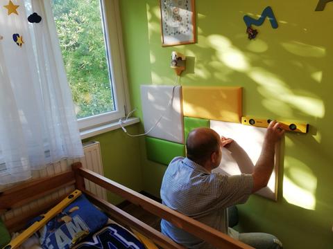 Gyerekjáték a KERMA falvédő felrakása!