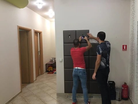 Előszoba dekoráció a KorinMed Menedzserklinikán