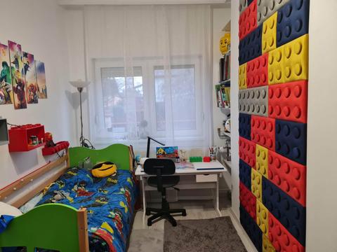 LEGO mintás falpanelek gyerekszobában
