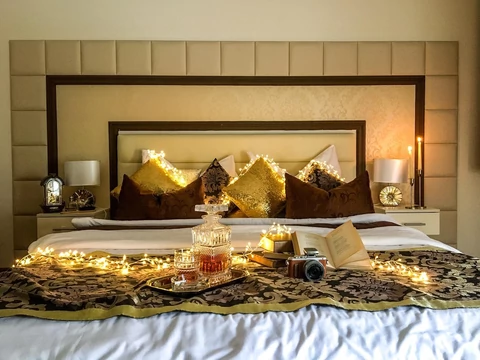 Mesés ágyvég KERMA műbőr falpanelekkel