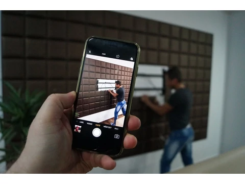 KERMA faldekoráció az Arthurn Bergmann Hungary Zrt. központjában.