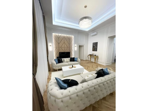 Egyedi ágyvég dekoráció Zolnai Csilla lakberendező tervezése alapján