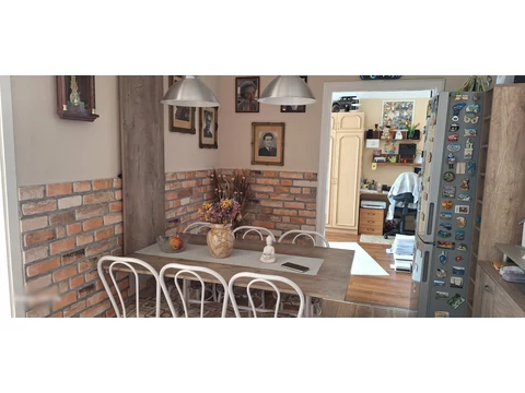 Stikwall téglamintás dekorpanelek az étkezőben: Stílus és funkcionalitás egyben.