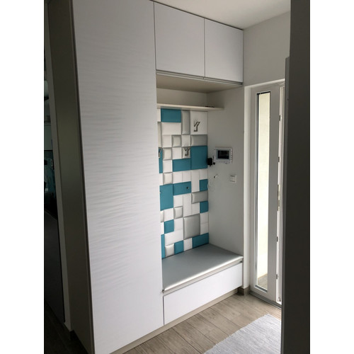 Előszobafal-48 modern műbőr falpanelekből