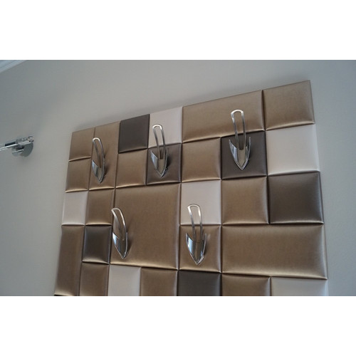 Előszobafal-21 praktikus design beige színű műbőr hátfalpanel, dekorpanelekből Előszobafal-21 praktikus design beige színű műbőr hátfalpanel, dekorpanelekből