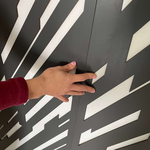 Fali dekorpanel, sávos mintázat, modern 50x150 cm, 3 mm HDF - FP13 fa Antracit színű falburkolat