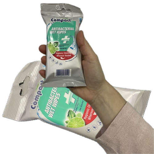 Ultra Compact antibakteriális nedves úti törlőkendő, 15 darabos, visszazárható Ultra Compact antibakteriális nedves úti törlőkendő, 15 darabos, visszazárható