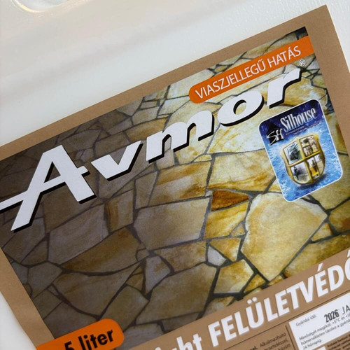Avmor Silklight felületvédő akril emulzió, UV védelem, 5 liter Avmor Silklight felületvédő akril emulzió, UV védelem, 5 liter