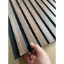 Kép 5/14 - Lamella falpanel, antikolt dió, fekete filc alappal, Budapest, 100x280cm